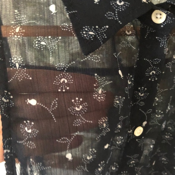 HOLISTER Sleeveless Sheer Button-down Blouse - Picture 8 of 13